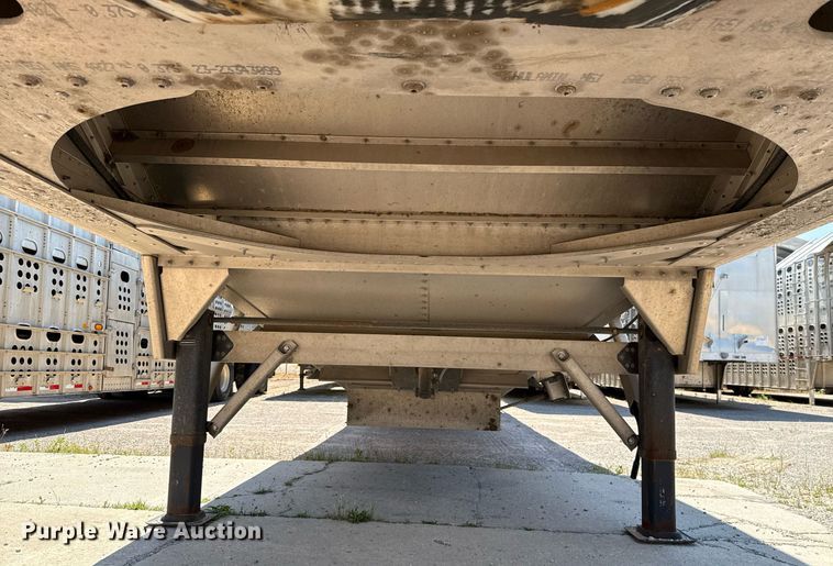 image for item EJ4689 2025 Wilson DWH-750CB grain trailer