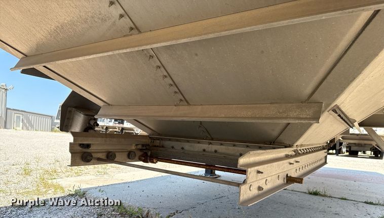 image for item EJ4689 2025 Wilson DWH-750CB grain trailer