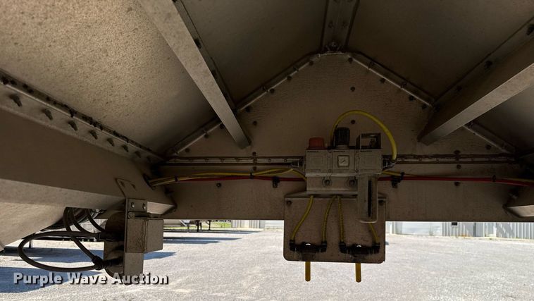 image for item EJ4689 2025 Wilson DWH-750CB grain trailer