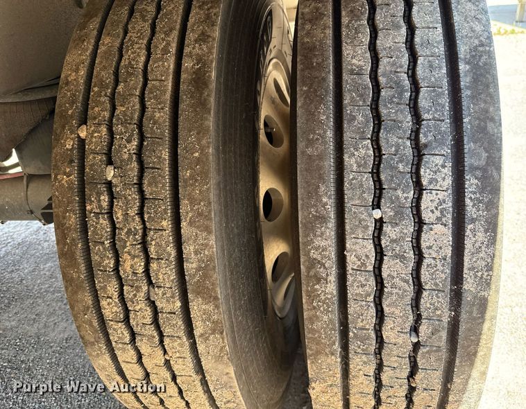 image for item EJ4689 2025 Wilson DWH-750CB grain trailer