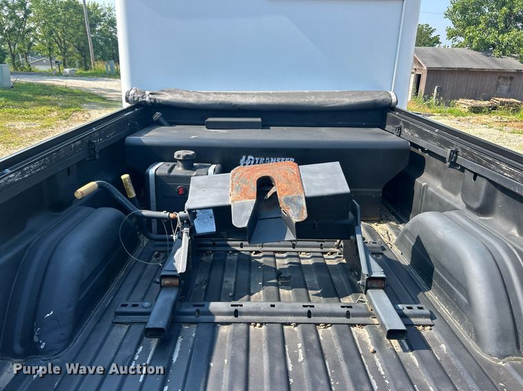 image for item EK8210 2003 Chevrolet C4500 pickup truck