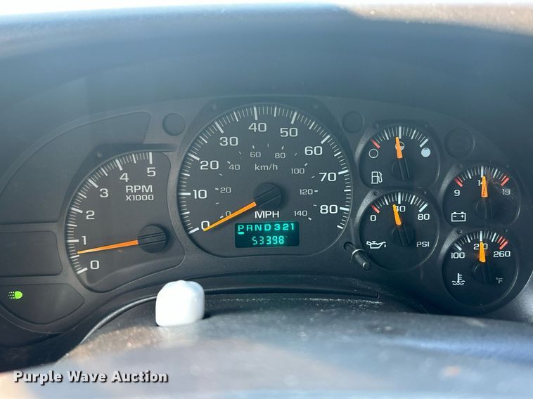 image for item EK8210 2003 Chevrolet C4500 pickup truck