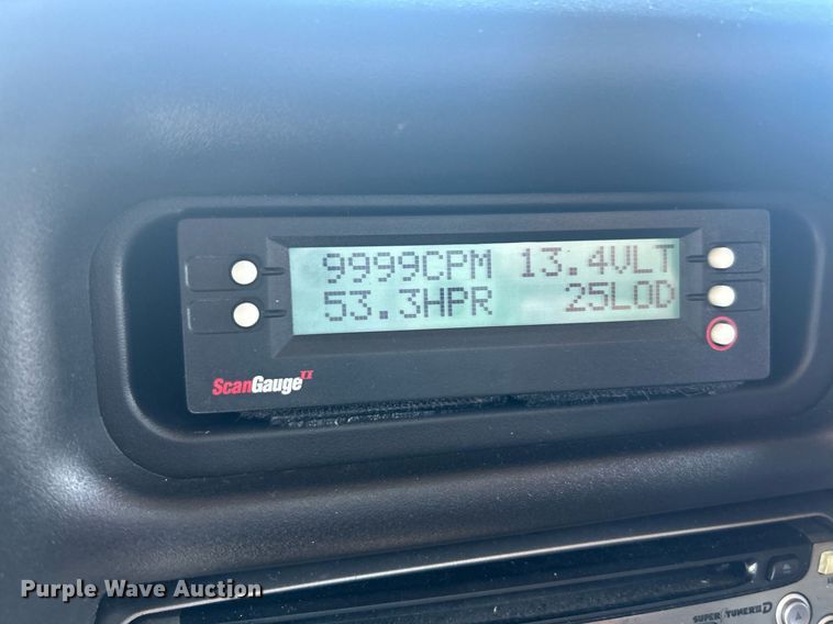 image for item EK8210 2003 Chevrolet C4500 pickup truck