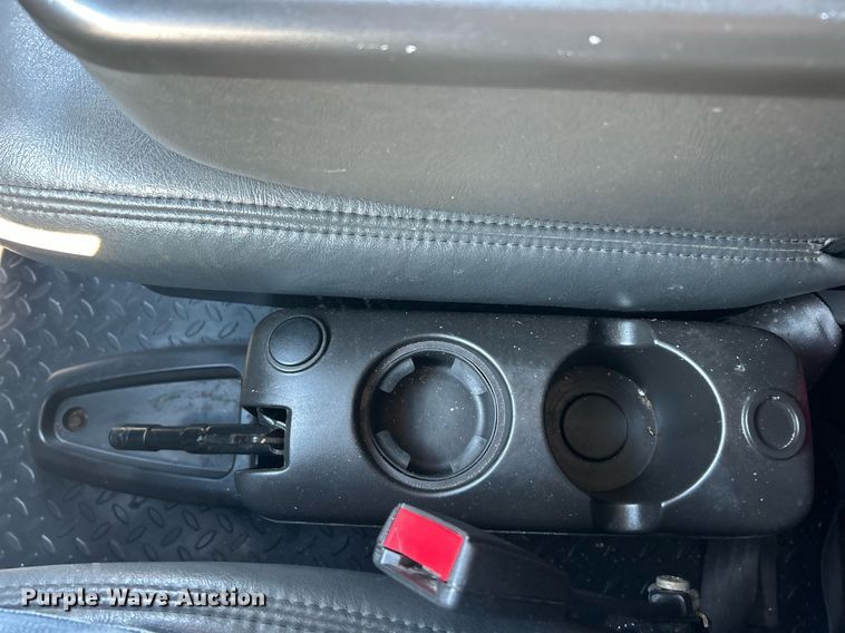 image for item EK8210 2003 Chevrolet C4500 pickup truck