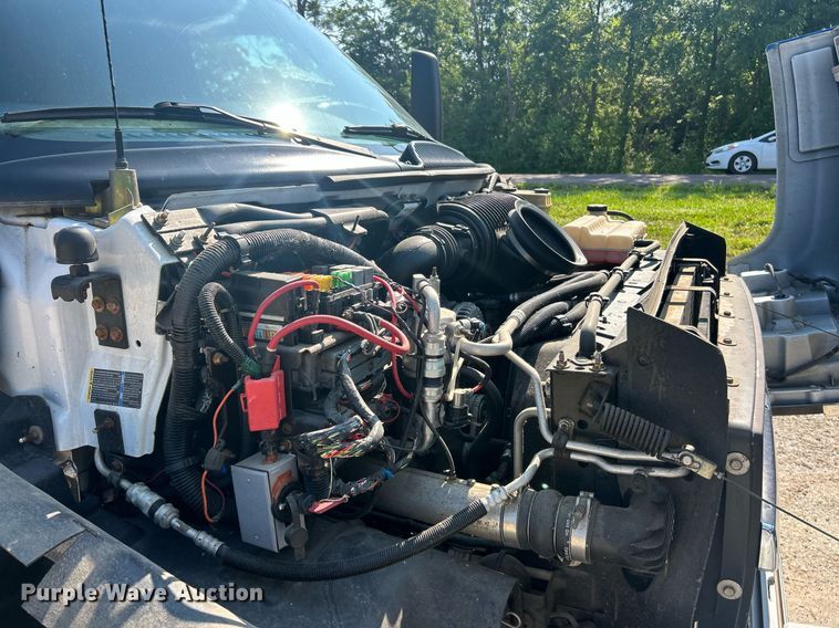 image for item EK8210 2003 Chevrolet C4500 pickup truck