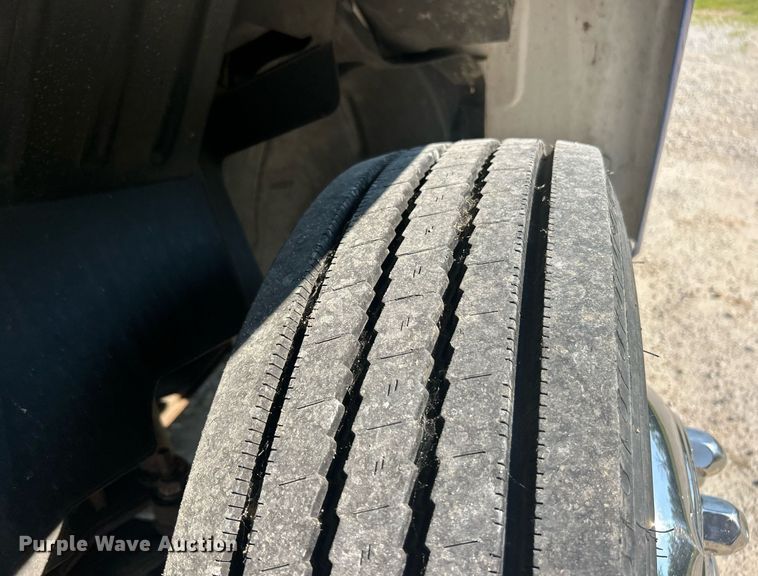 image for item EK8210 2003 Chevrolet C4500 pickup truck