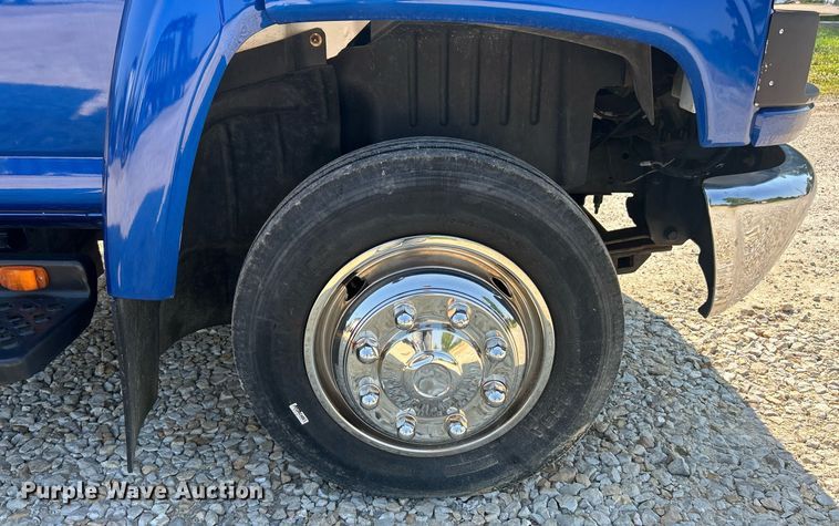 image for item EK8210 2003 Chevrolet C4500 pickup truck