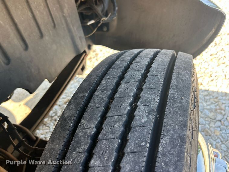 image for item EK8210 2003 Chevrolet C4500 pickup truck