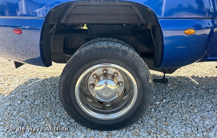 image for item EK8210 2003 Chevrolet C4500 pickup truck