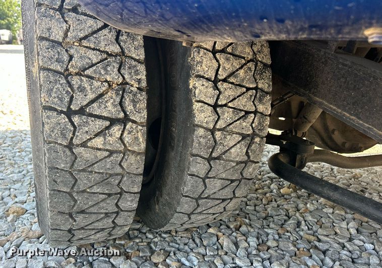 image for item EK8210 2003 Chevrolet C4500 pickup truck