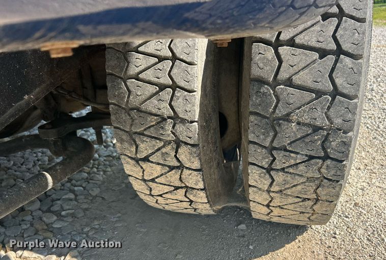 image for item EK8210 2003 Chevrolet C4500 pickup truck