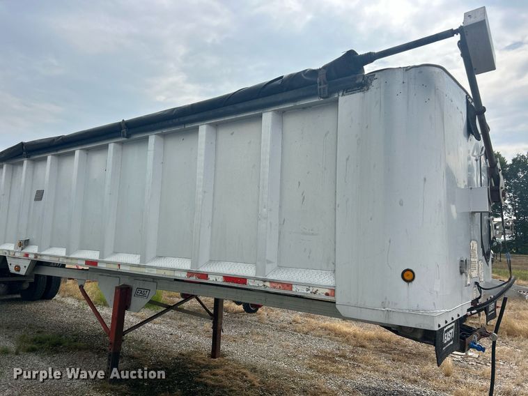 image for item EK8233 2000 East end dump trailer