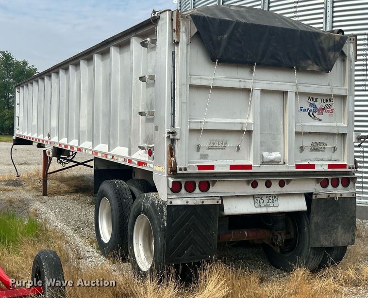 image for item EK8233 2000 East end dump trailer