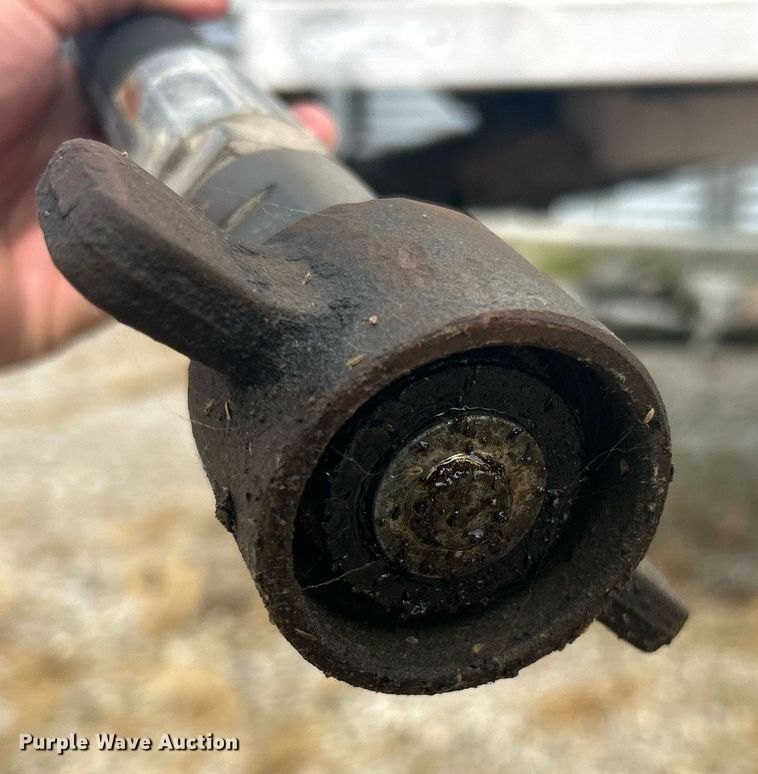 image for item EK8233 2000 East end dump trailer