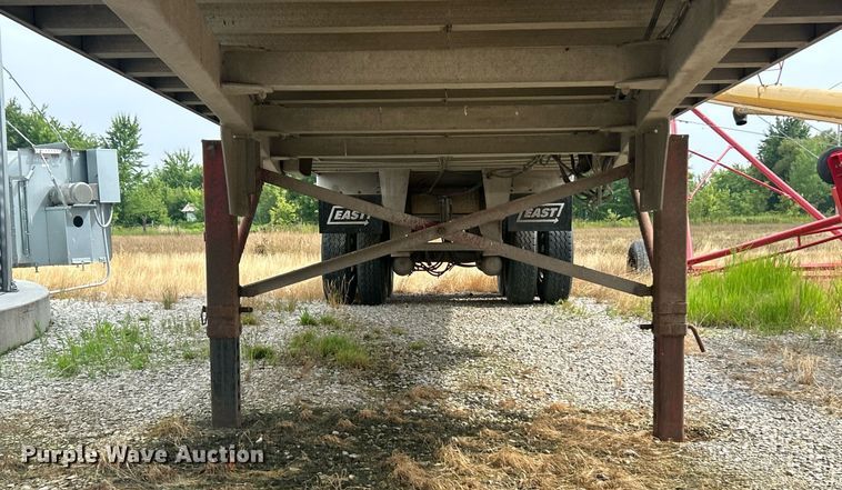 image for item EK8233 2000 East end dump trailer