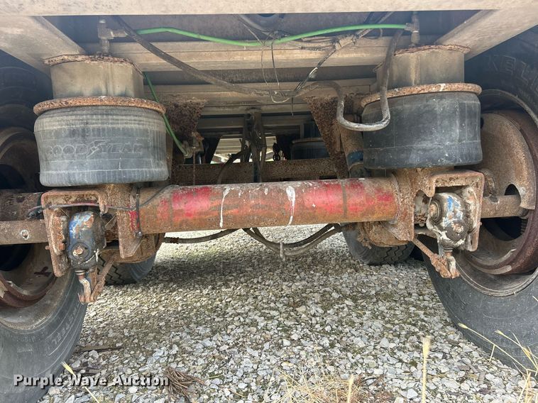 image for item EK8233 2000 East end dump trailer