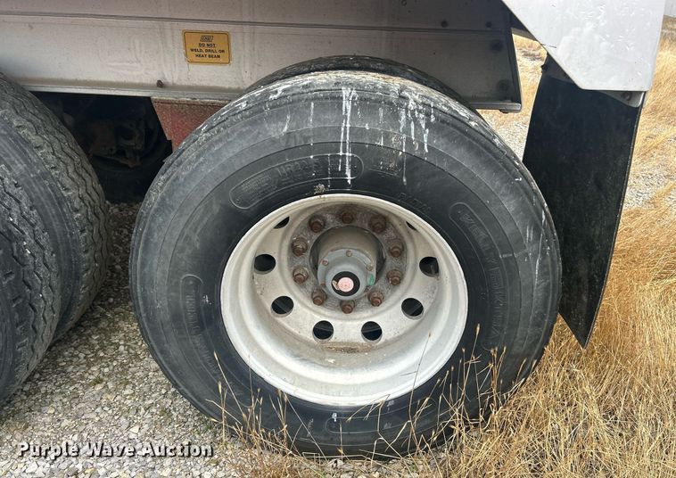 image for item EK8233 2000 East end dump trailer