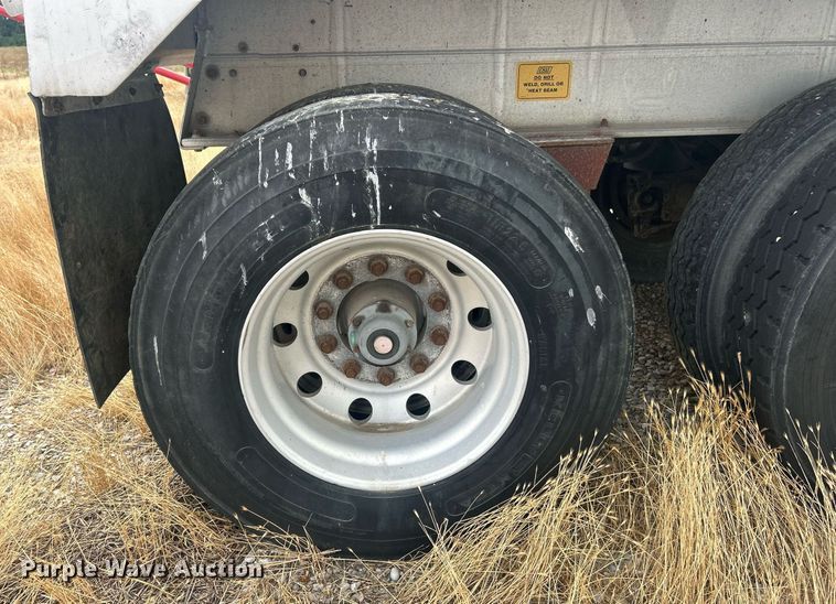 image for item EK8233 2000 East end dump trailer