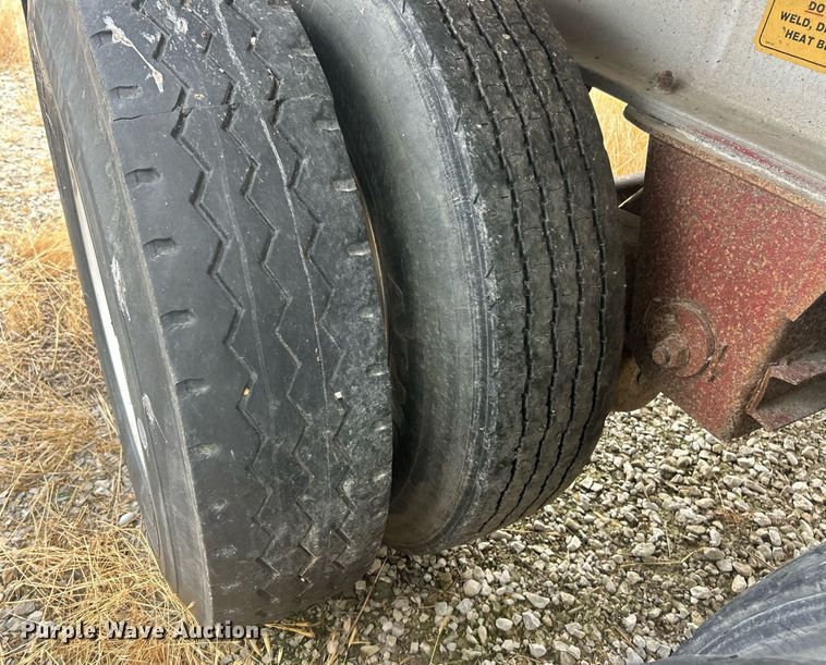 image for item EK8233 2000 East end dump trailer