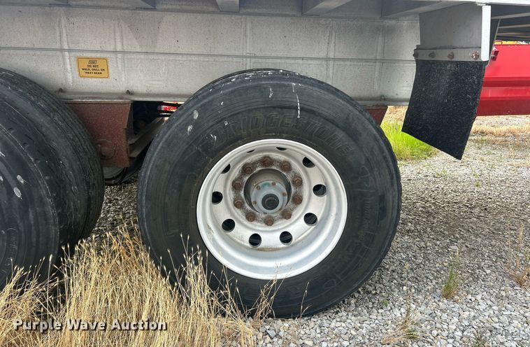 image for item EK8233 2000 East end dump trailer