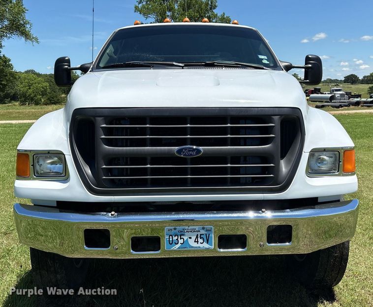 image for item EM2590 2003 Ford F750 flatbed truck