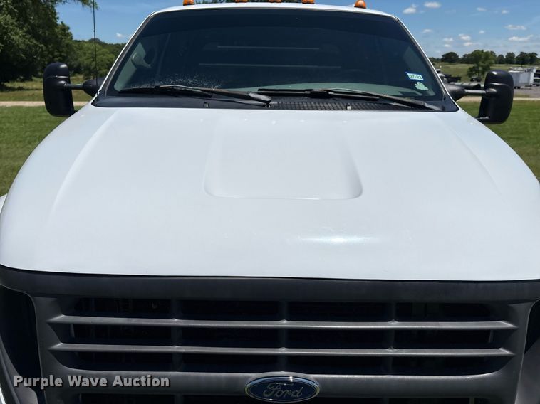 image for item EM2590 2003 Ford F750 flatbed truck