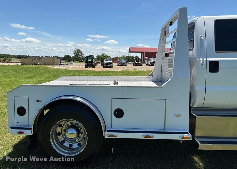 image for item EM2590 2003 Ford F750 flatbed truck