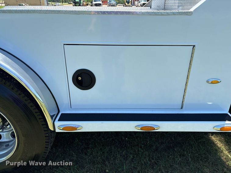 image for item EM2590 2003 Ford F750 flatbed truck