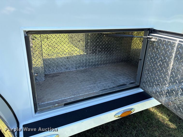 image for item EM2590 2003 Ford F750 flatbed truck