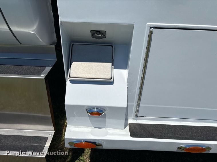 image for item EM2590 2003 Ford F750 flatbed truck