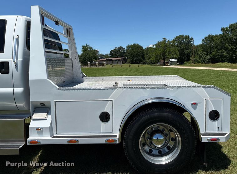 image for item EM2590 2003 Ford F750 flatbed truck