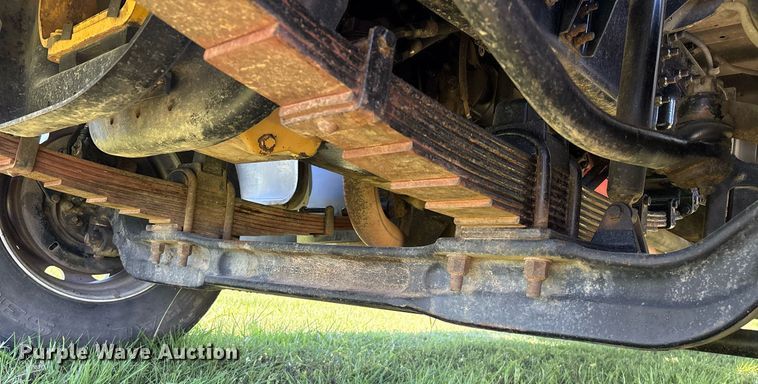 image for item EM2590 2003 Ford F750 flatbed truck