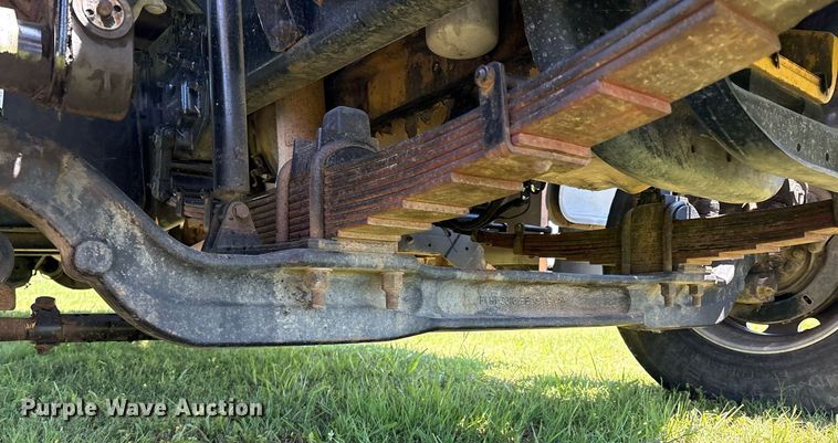 image for item EM2590 2003 Ford F750 flatbed truck