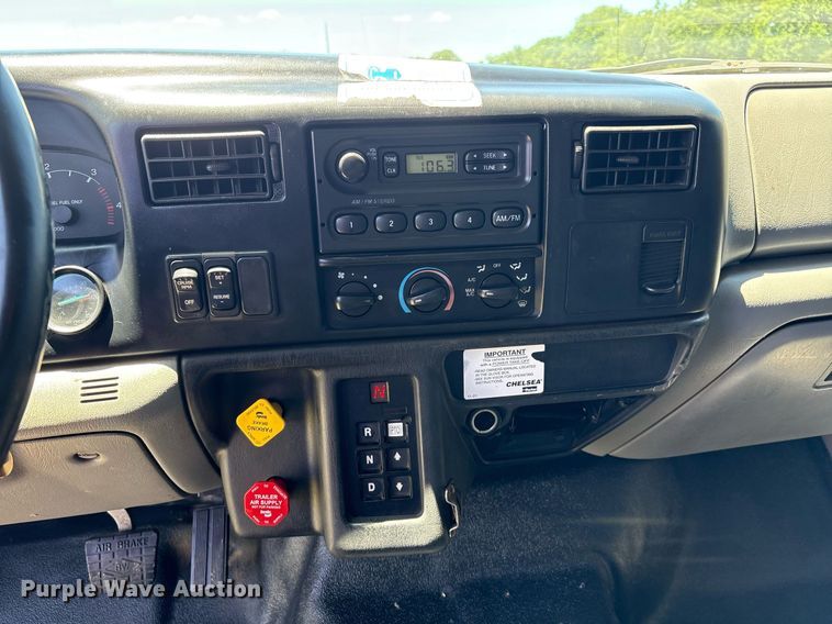 image for item EM2590 2003 Ford F750 flatbed truck