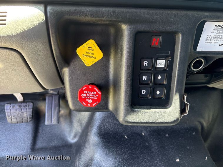 image for item EM2590 2003 Ford F750 flatbed truck