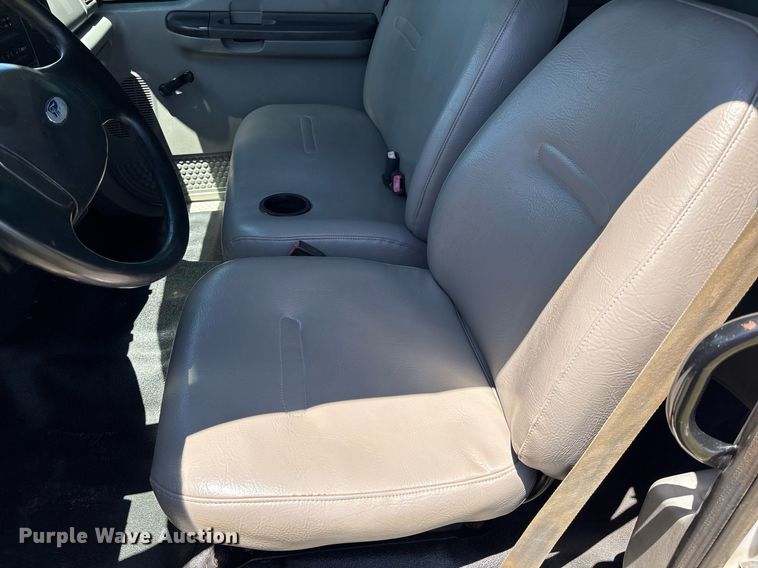 image for item EM2590 2003 Ford F750 flatbed truck