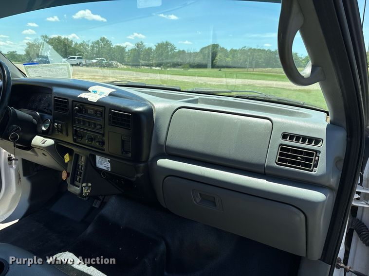 image for item EM2590 2003 Ford F750 flatbed truck