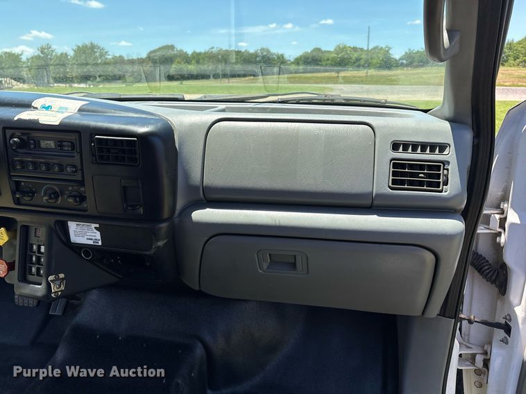 image for item EM2590 2003 Ford F750 flatbed truck