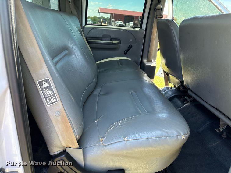 image for item EM2590 2003 Ford F750 flatbed truck