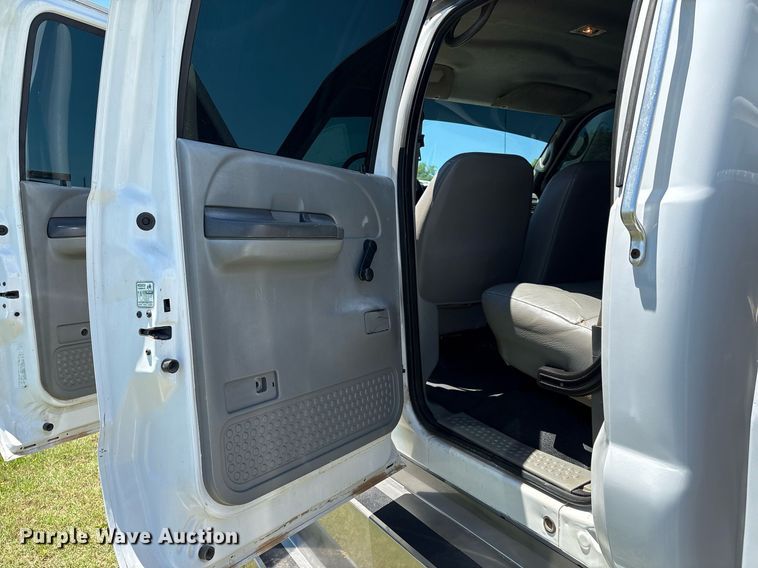 image for item EM2590 2003 Ford F750 flatbed truck