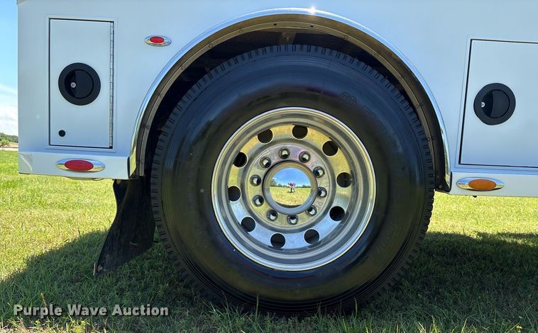 image for item EM2590 2003 Ford F750 flatbed truck