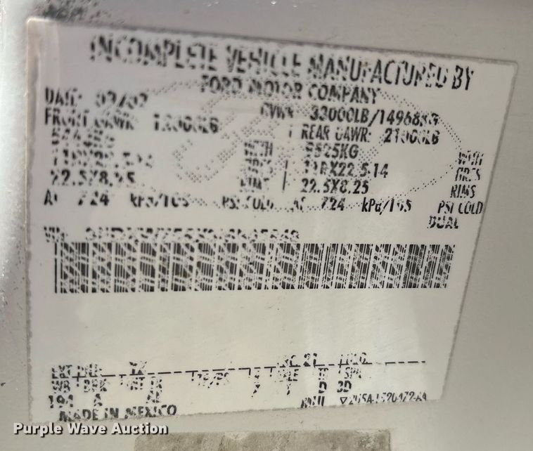 image for item EM2590 2003 Ford F750 flatbed truck