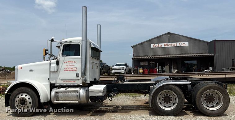 image for item EM2628 2005 Peterbilt 378 semi truck