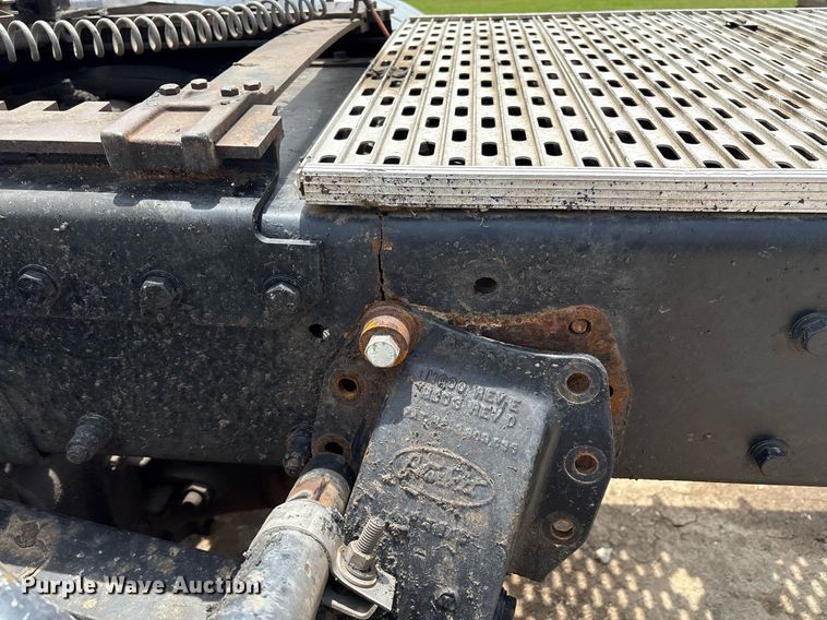 image for item EM2628 2005 Peterbilt 378 semi truck