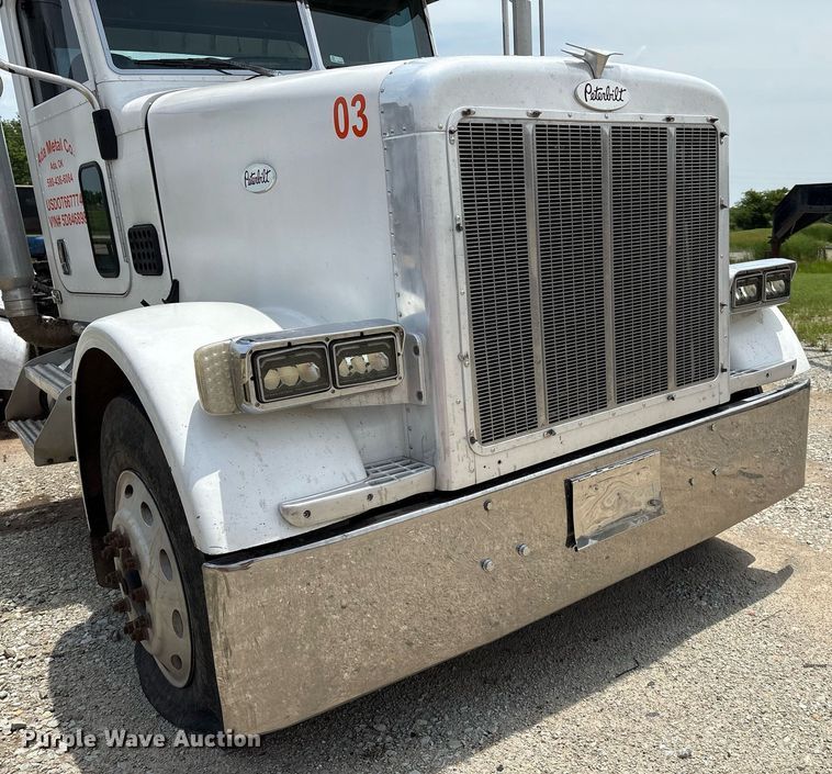 image for item EM2628 2005 Peterbilt 378 semi truck