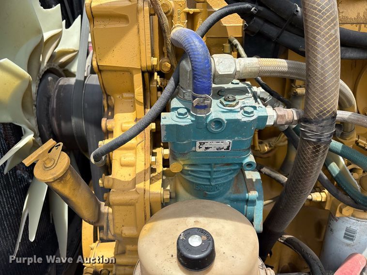 image for item EM2628 2005 Peterbilt 378 semi truck