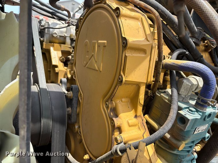 image for item EM2628 2005 Peterbilt 378 semi truck