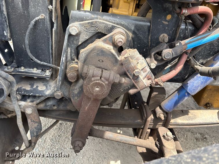 image for item EM2628 2005 Peterbilt 378 semi truck