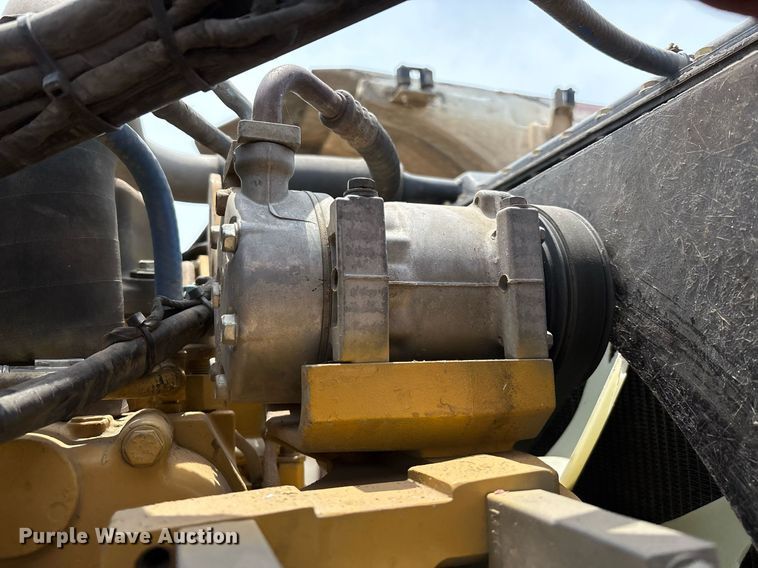 image for item EM2628 2005 Peterbilt 378 semi truck