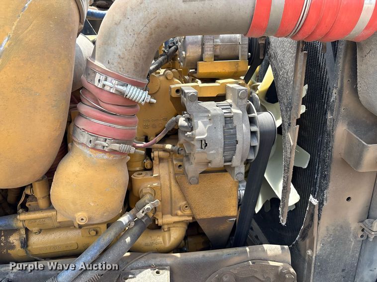 image for item EM2628 2005 Peterbilt 378 semi truck